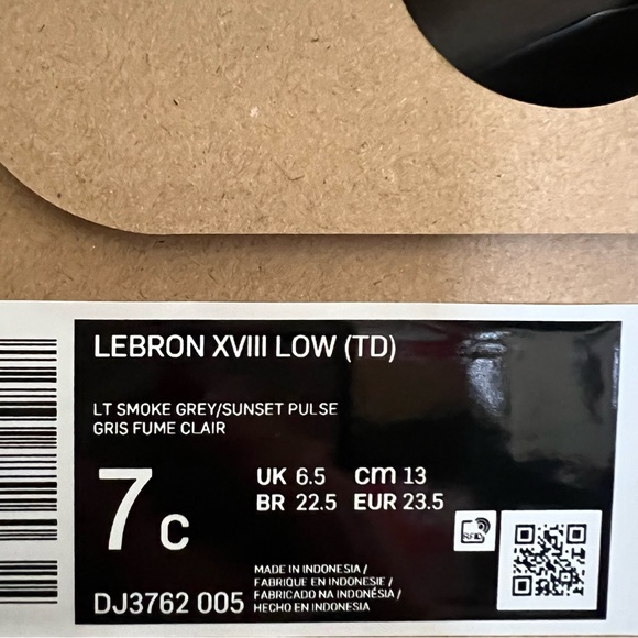 ✔️NIB✔️ NIKE Lebron 18 Low TD Space Jam Bugs vs Marvin - Picture 10 of 10